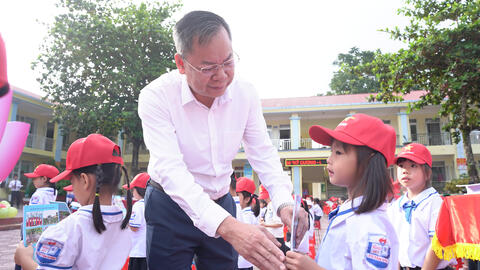 Không khí khai giảng năm học mới tại Trường Tiểu học số 1 xã Tân Uyên