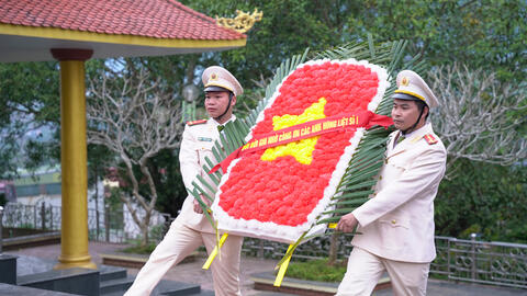 Tân Uyên: Dâng hương Đài tưởng niệm các Anh hùng liệt sĩ nhân dịp Tết Nguyên đán Bính Ngọ 2026