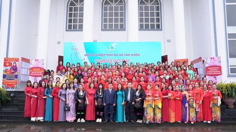 Phụ nữ xã Tân Uyên: Hưởng ứng tuần Lễ áo dài với chủ đề “Tự hào di sản văn hóa Việt Nam”.