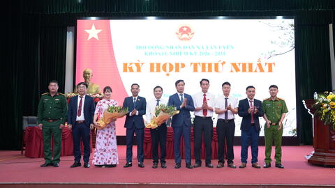 Kỳ họp thứ nhất HĐND xã Tân Uyên khóa II nhiệm kỳ 2026-2031 thành công tốt đẹp
