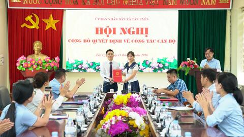 Bổ nhiệm Giám đốc Trung tâm Phục vụ hành chính công xã Tân Uyên
