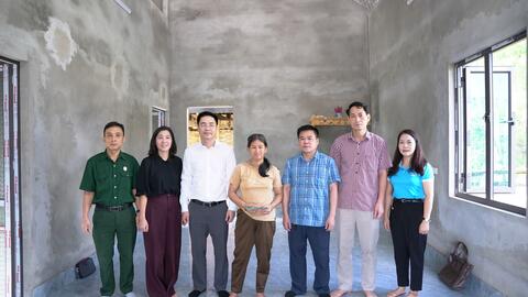 Trao 03 nhà đại đoàn kết cho hộ nghèo, hộ có hoàn cảnh khó khăn