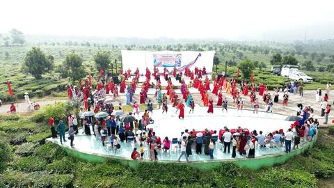 Hội liên hiệp phụ nữ xã Tân Uyên tổ chức ngày hội “Áo dài vùng chè Tân Uyên” lần thứ II