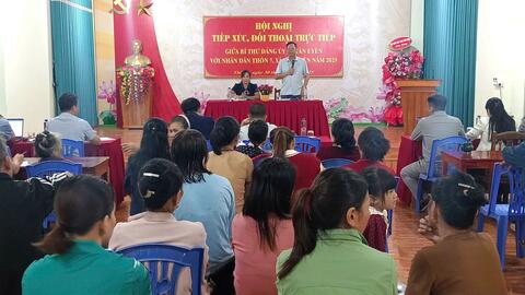 Hội nghị tiếp xúc, đối thoại trực tiếp giữa Bí thư Đảng ủy xã với Nhân dân thôn 7.