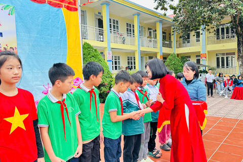 Trường Tiểu học số 1 Tân Uyên sôi nổi “Ngày hội vui khỏe”