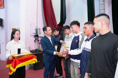 <a href="/tin-tuc-su-kien/an-ninh-quoc-phong" title="An ninh - Quốc phòng" rel="dofollow">An ninh - Quốc phòng</a>