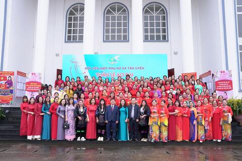Phụ nữ xã Tân Uyên: Hưởng ứng tuần Lễ áo dài với chủ đề “Tự hào di sản văn hóa Việt Nam”.