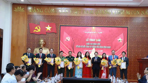 Lai Châu: Trao Giải Cuộc thi chính luận về bảo vệ nền tảng tư tưởng của Đảng năm 2025